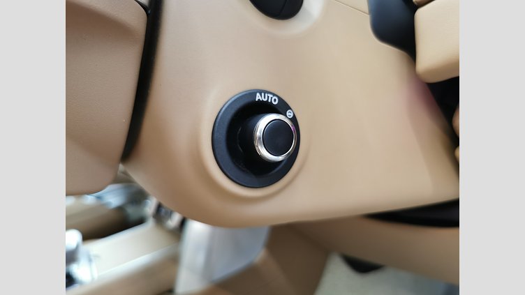 2023 認定中古車 Land Rover Range Rover アイシーホワイト - グロスフィニッシュ P530 AWD（AT） スタンダードホイールベース SV