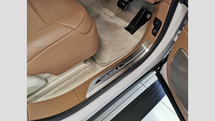 2023 認定中古車 Land Rover Range Rover アイシーホワイト - グロスフィニッシュ P530 AWD（AT） スタンダードホイールベース SV