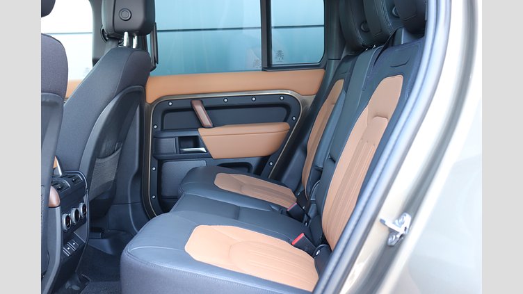 2023 認定中古車 Land Rover Defender 110 Gondwana Stone D300 AWD(AT) X