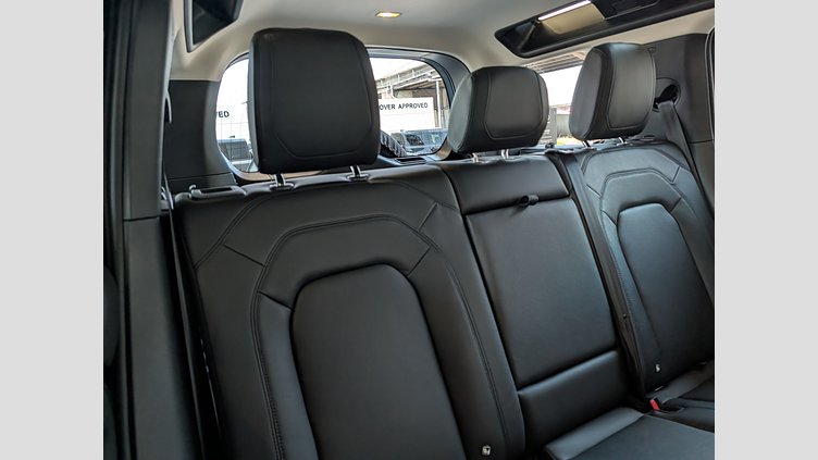 2024 認定中古車 Land Rover Defender 110 サントリーニブラック D300 AWD（AT） S