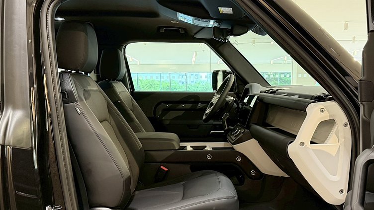 2026 新車 Land Rover Defender 90 Santorini Black D250 X-Dynamic SE