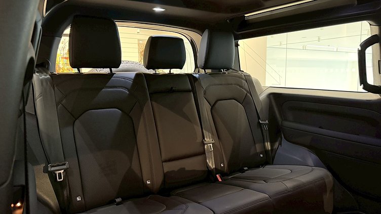 2026 新車 Land Rover Defender 90 Santorini Black D250 X-Dynamic SE