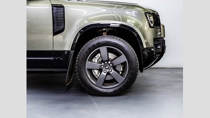 Defender 110 3