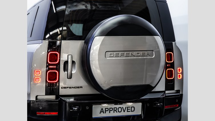 2024 Approved Land Rover Defender 110 Silicon Silver AWD D350 HSE X-Dynamic