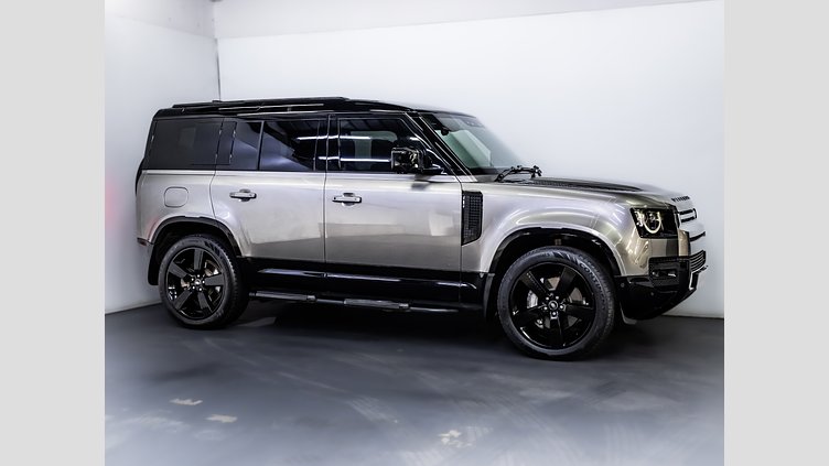 2024 Approved Land Rover Defender 110 Silicon Silver AWD D350 HSE X-Dynamic