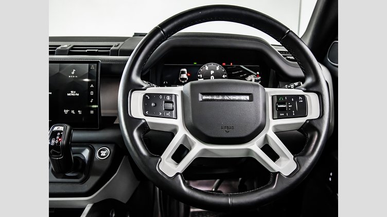 2024 Approved Land Rover Defender 110 Silicon Silver AWD D350 HSE X-Dynamic