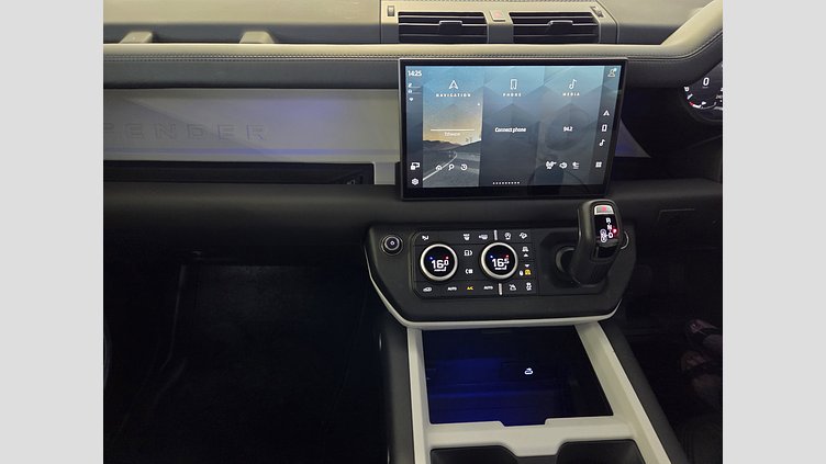 2025 Approved Land Rover Defender 110 Fuji White AWD D350 HSE X-Dynamic