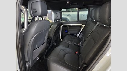 Defender 110 9