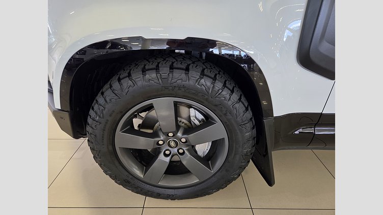 2025 Approved Land Rover Defender 110 Fuji White AWD D350 HSE X-Dynamic