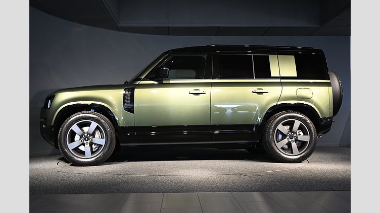 2026 Ny Land Rover Defender 110 Woolstone Green AWD 110 P300e X-Dynamic SE