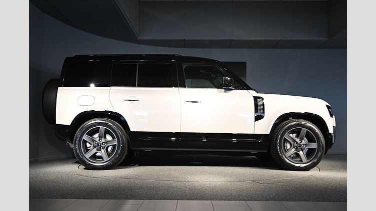 2026 Begagnad Land Rover Defender 110 Borasco Grey AWD P300e X-Dynamic SE