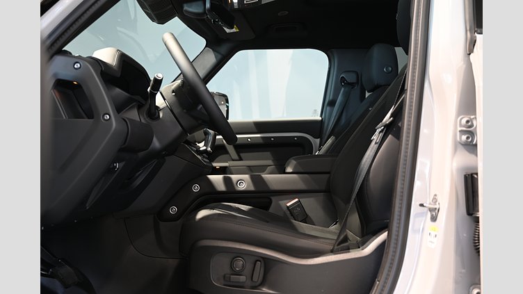 2026 Begagnad Land Rover Defender 110 Borasco Grey AWD P300e X-Dynamic SE