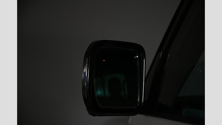 2026 Begagnad Land Rover Defender 110 Borasco Grey AWD P300e X-Dynamic SE