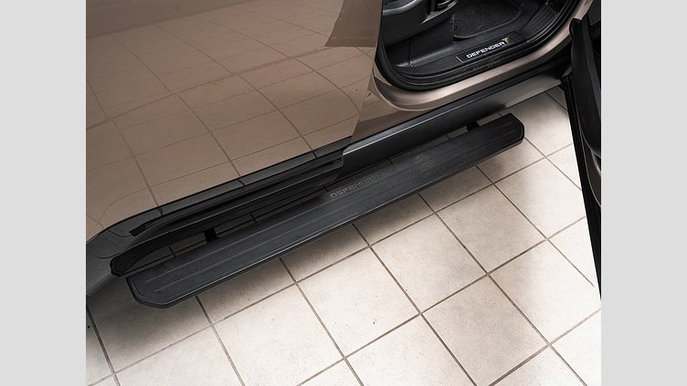 2023 認定中古車 Land Rover Defender 110 ランタオブロンズ D300 AWD（AT） X D300