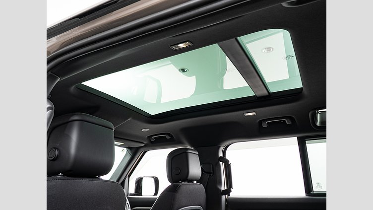 2023 認定中古車 Land Rover Defender 110 ランタオブロンズ D300 AWD（AT） X D300