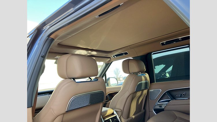 2025 認定中古車 Land Rover Range Rover ヴァレジネブルー P550 AWD PHEV（AT） スタンダードホイールベース Autobiography