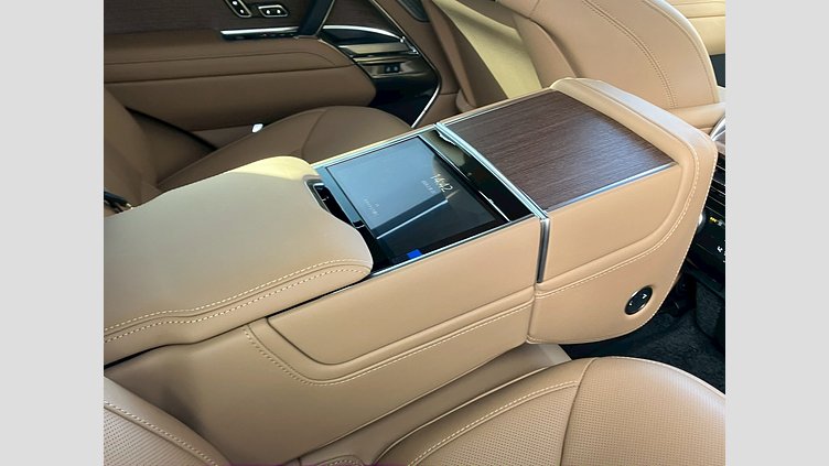 2025 認定中古車 Land Rover Range Rover ヴァレジネブルー P550 AWD PHEV（AT） スタンダードホイールベース Autobiography