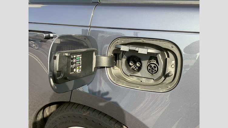 2025 認定中古車 Land Rover Range Rover ヴァレジネブルー P550 AWD PHEV（AT） スタンダードホイールベース Autobiography