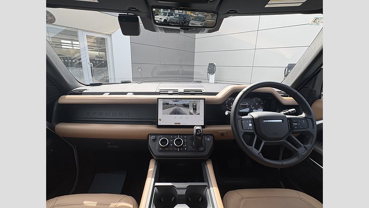 2024 認定中古車 Land Rover Defender 110 フジホワイト D350 ディーゼルマイルドハイブリッド X-Dynamic HSE