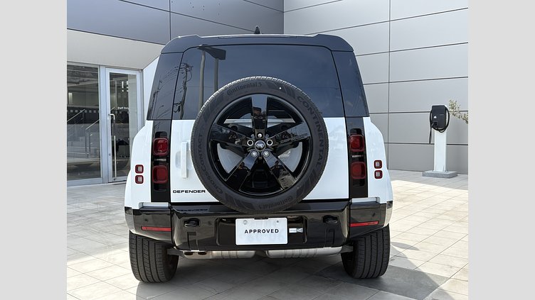 2024 認定中古車 Land Rover Defender 110 フジホワイト D350 ディーゼルマイルドハイブリッド X-Dynamic HSE