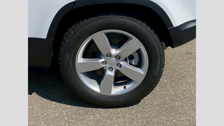 2025 認定中古車 Land Rover Defender 110 フジホワイト D350 ディーゼルマイルドハイブリッド S