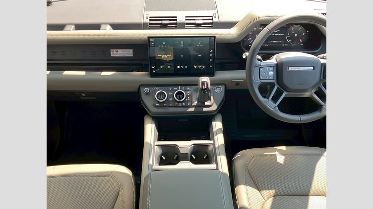 2025 認定中古車 Land Rover Defender 110 フジホワイト D350 ディーゼルマイルドハイブリッド S