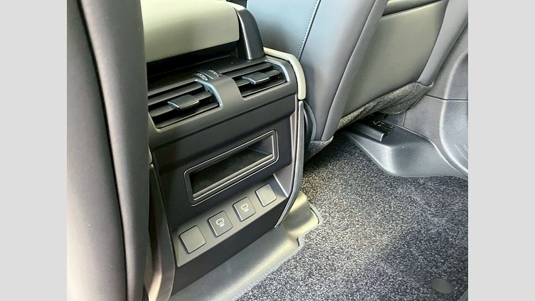 2025 認定中古車 Land Rover Defender 110 フジホワイト D350 ディーゼルマイルドハイブリッド S