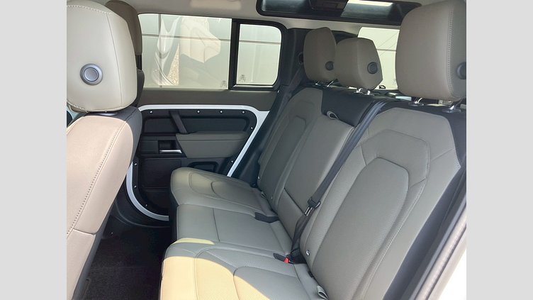 2025 認定中古車 Land Rover Defender 110 フジホワイト D350 ディーゼルマイルドハイブリッド S