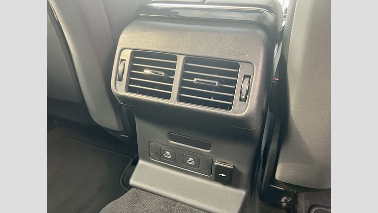 2024 認定中古車 Land Rover Range Rover Velar フジホワイト P400eプラグインハイブリッド（ガソリン） スタンダードホイールベース Dynamic SE