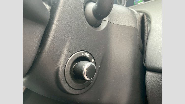 2024 認定中古車 Land Rover Range Rover Velar フジホワイト P400eプラグインハイブリッド（ガソリン） スタンダードホイールベース Dynamic SE