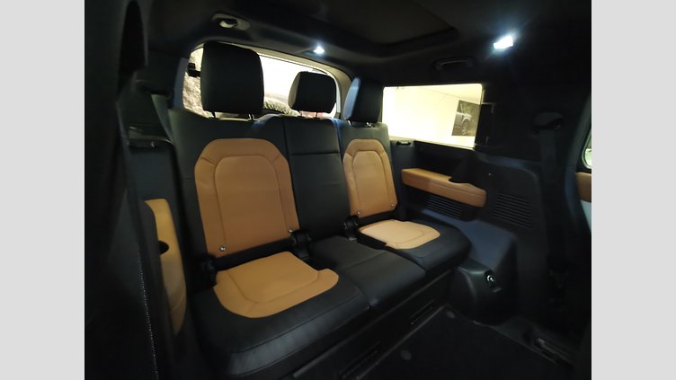 2024 認定中古車 Land Rover Defender 130 フジホワイト D300 AWD（AT） X-DYNAMIC HSE