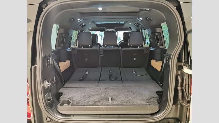 2024 認定中古車 Land Rover Defender 130 フジホワイト D300 AWD（AT） X-DYNAMIC HSE