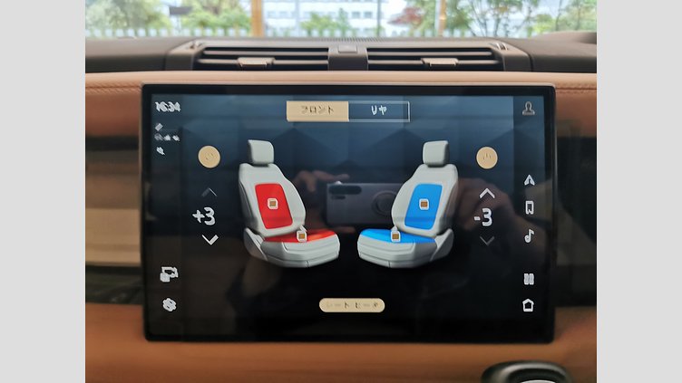 2024 認定中古車 Land Rover Defender 130 フジホワイト D300 AWD（AT） X-DYNAMIC HSE