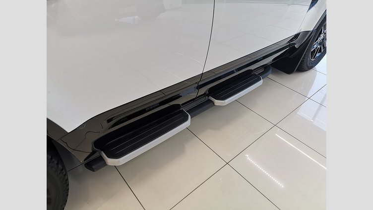 2024 認定中古車 Land Rover Defender 130 フジホワイト D300 AWD（AT） X-DYNAMIC HSE