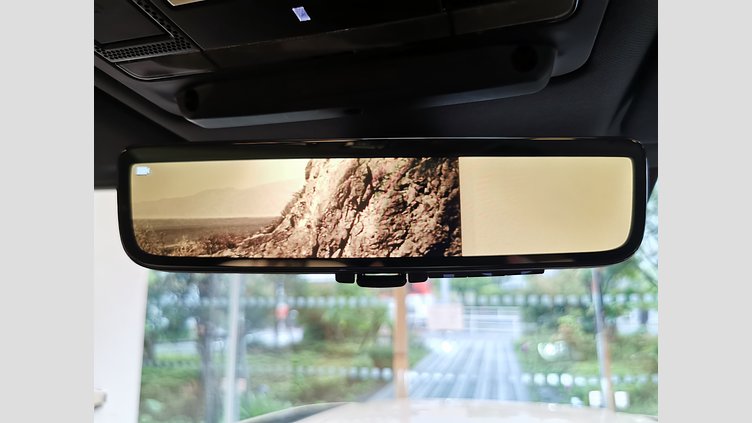 2024 認定中古車 Land Rover Defender 130 フジホワイト D300 AWD（AT） X-DYNAMIC HSE