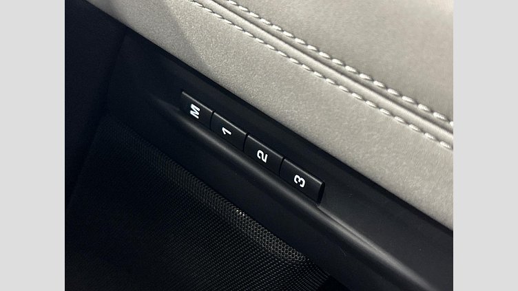 2019 認定中古車 Land Rover Range Rover Evoque ソウルパールシルバー P250 FIRST EDITION