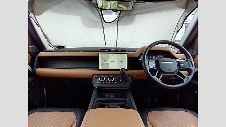2024 認定中古車 Land Rover Defender 110 フジホワイト D300 AWD（AT） X-DYNAMIC HSE