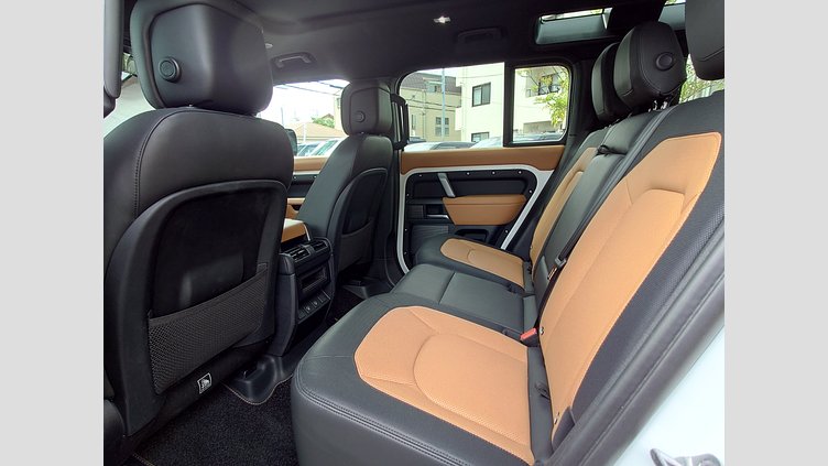 2024 認定中古車 Land Rover Defender 110 フジホワイト D300 AWD（AT） X-DYNAMIC HSE