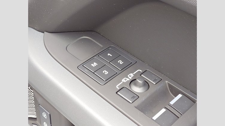 2024 認定中古車 Land Rover Defender 110 フジホワイト D300 AWD（AT） X-DYNAMIC HSE