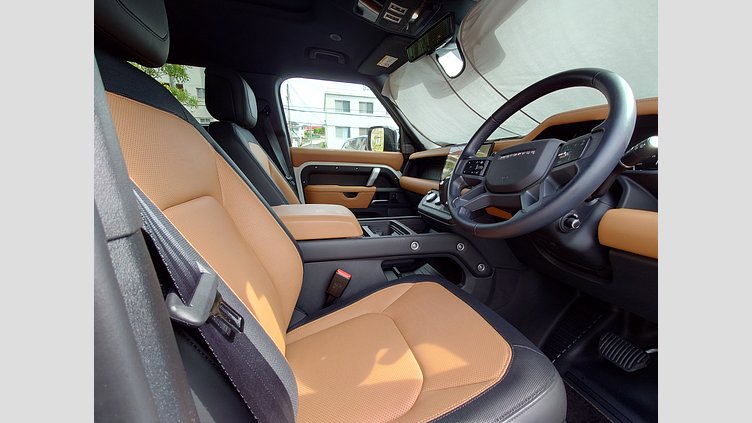 2024 認定中古車 Land Rover Defender 110 フジホワイト D300 AWD（AT） X-DYNAMIC HSE