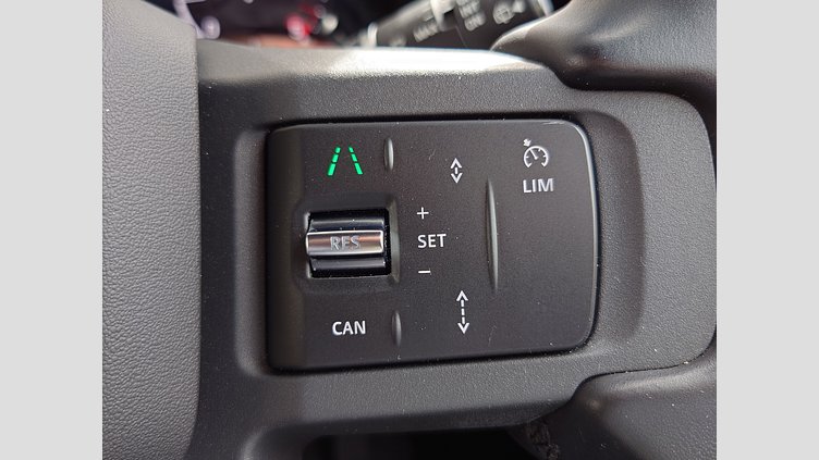 2024 認定中古車 Land Rover Defender 110 フジホワイト D300 AWD（AT） X-DYNAMIC HSE