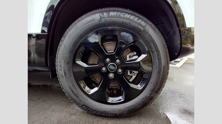 2024 認定中古車 Land Rover Defender 110 フジホワイト D300 AWD（AT） X-DYNAMIC HSE