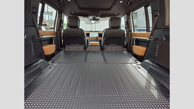 2024 認定中古車 Land Rover Defender 110 フジホワイト D300 AWD（AT） X-DYNAMIC HSE