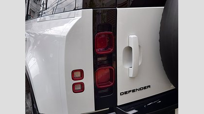 Defender 110 14