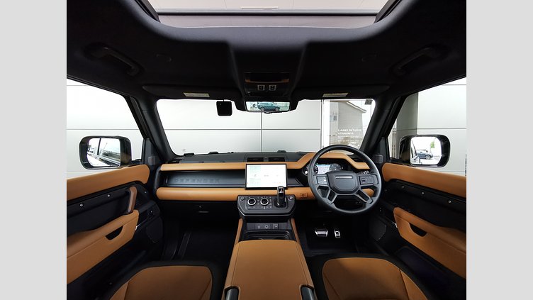 2023 認定中古車 Land Rover Defender 110 サントリーニブラック D300 AWD（AT） X