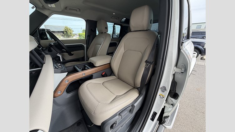 2023 認定中古車 Land Rover Defender 110 フジホワイト D300 AWD（AT） S