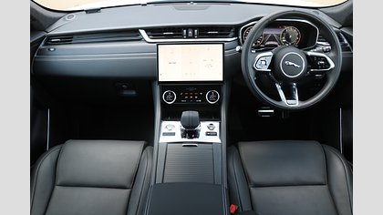 F-Pace 32