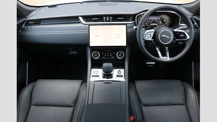 2024 認定中古車 Jaguar F-Pace オストゥーニパールホワイト P400e ガソリン プラグインハイブリッド R-DYNAMIC HSE