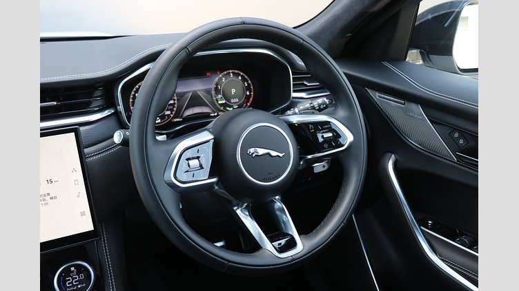 2024 認定中古車 Jaguar F-Pace オストゥーニパールホワイト P400e ガソリン プラグインハイブリッド R-DYNAMIC HSE