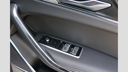 F-Pace 29